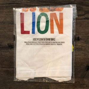 Shirts & Tops - Eric Carle 100% Cotton Lion T-shirt - Size 5T NWT Shirts & Tops - Eric Carle 100% Cotton Lion T-shirt - Size 5T NWT